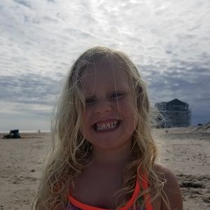 Meet your Posher, Candice